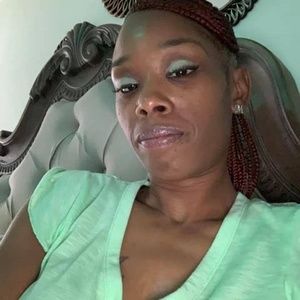 Meet your Posher, Naava